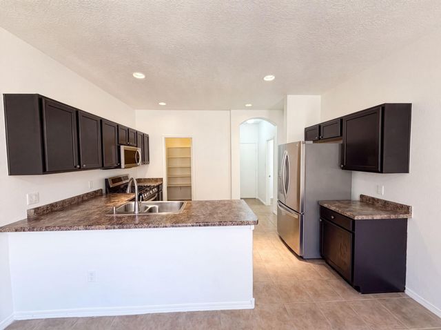 1928 Cortina Loop SE, Rio Rancho, NM 87124