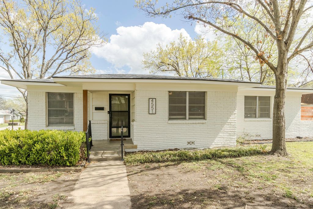 4551 Cockrell Avenue, Fort Worth, TX 76133