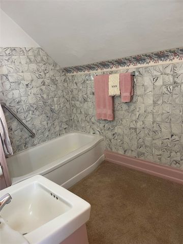 329 Broad Street, Grinnell, IA 50112