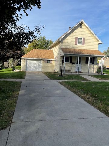 329 Broad Street, Grinnell, IA 50112