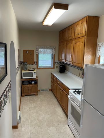 329 Broad Street, Grinnell, IA 50112