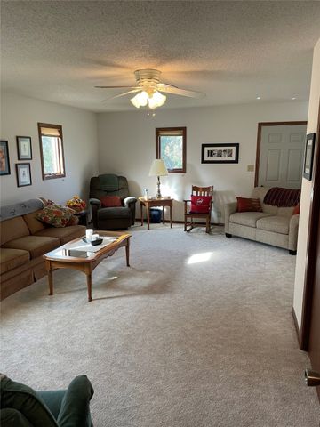 329 Broad Street, Grinnell, IA 50112