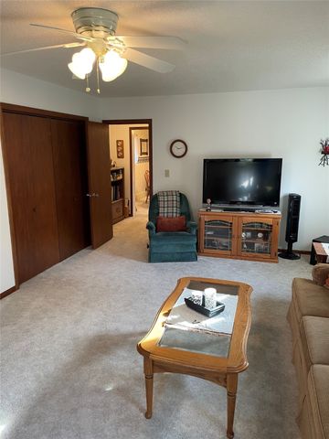 329 Broad Street, Grinnell, IA 50112