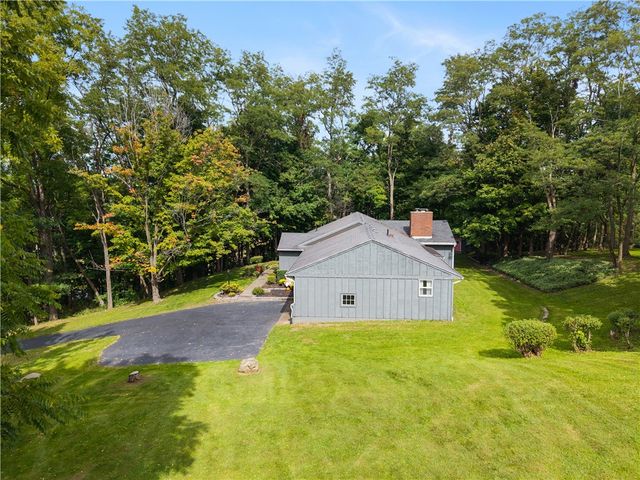 5441 Holtz Road, Farmington, NY 14522
