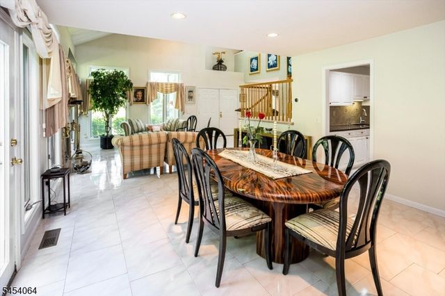 52 Jesse Ct, Montville Twp., NJ 07045