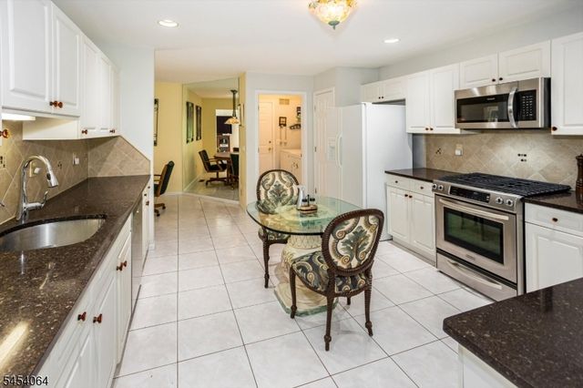 52 Jesse Ct, Montville Twp., NJ 07045