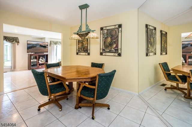 52 Jesse Ct, Montville Twp., NJ 07045