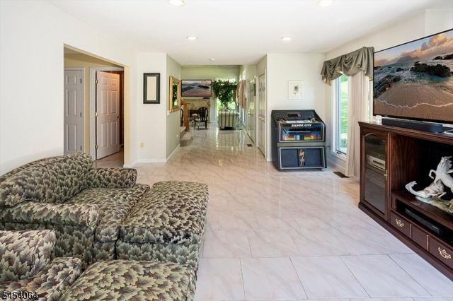 52 Jesse Ct, Montville Twp., NJ 07045