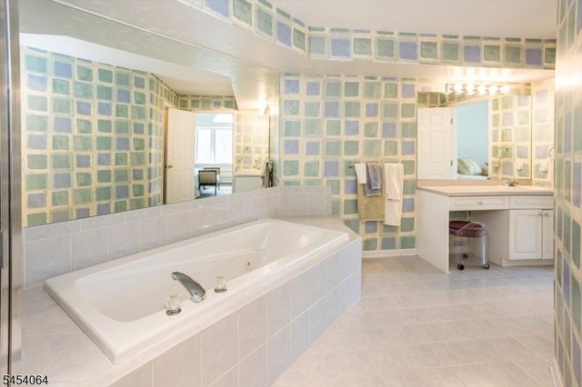52 Jesse Ct, Montville Twp., NJ 07045