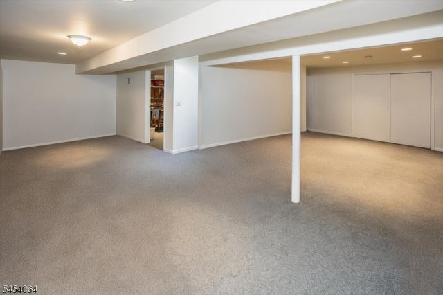 52 Jesse Ct, Montville Twp., NJ 07045