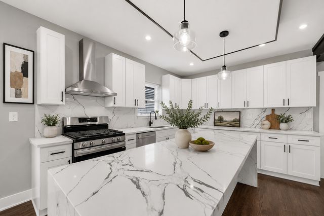 4830 W Crystal Street, Chicago, IL 60651