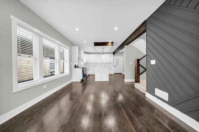 4830 W Crystal Street, Chicago, IL 60651