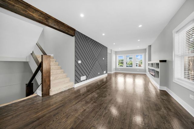 4830 W Crystal Street, Chicago, IL 60651