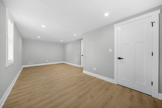 4830 W Crystal Street, Chicago, IL 60651