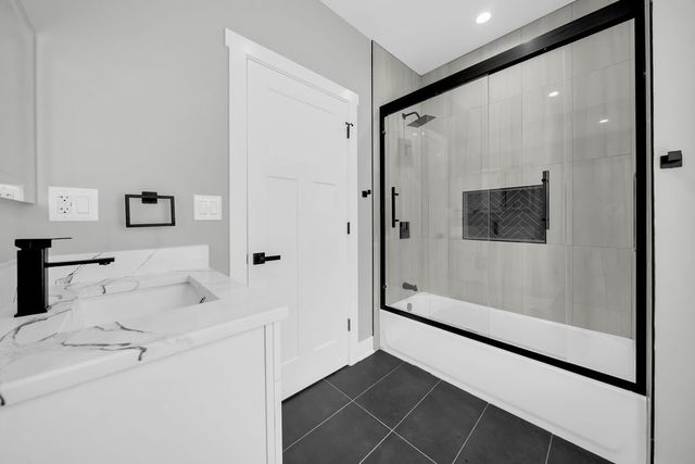 4830 W Crystal Street, Chicago, IL 60651