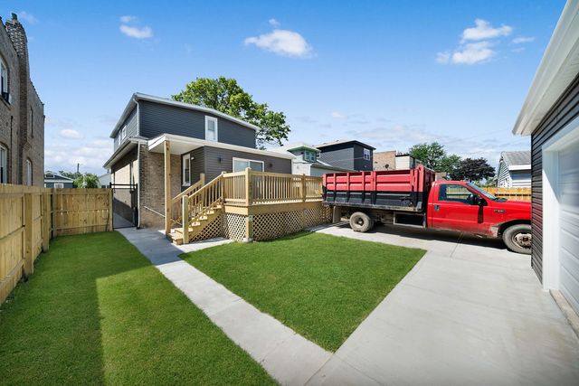 4830 W Crystal Street, Chicago, IL 60651