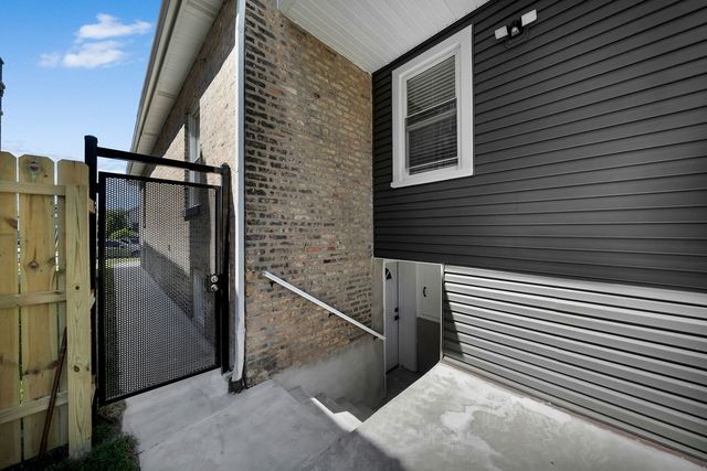 4830 W Crystal Street, Chicago, IL 60651