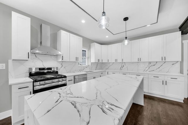 4830 W Crystal Street, Chicago, IL 60651
