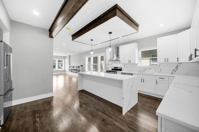 4830 W Crystal Street, Chicago, IL 60651