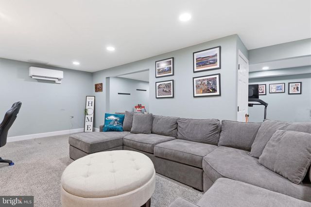 188 WILDFLOWER CIR, Yardley, PA 19067