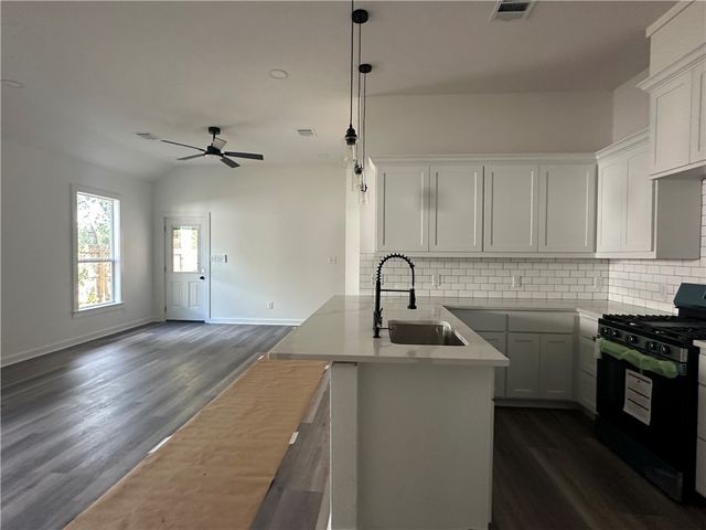 4111 Marsh Street, Bryan, TX 77803