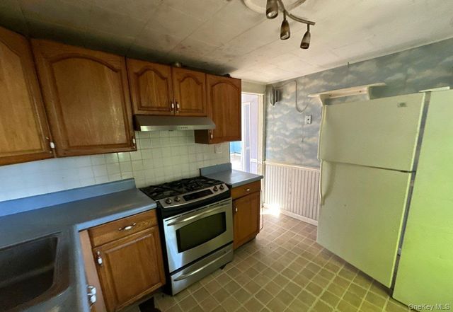 184 Suffolk Avenue, Brentwood, NY 11717