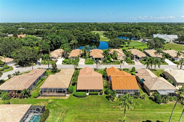 6647 OAKBROOKE CIRCLE, Bradenton, FL 34202