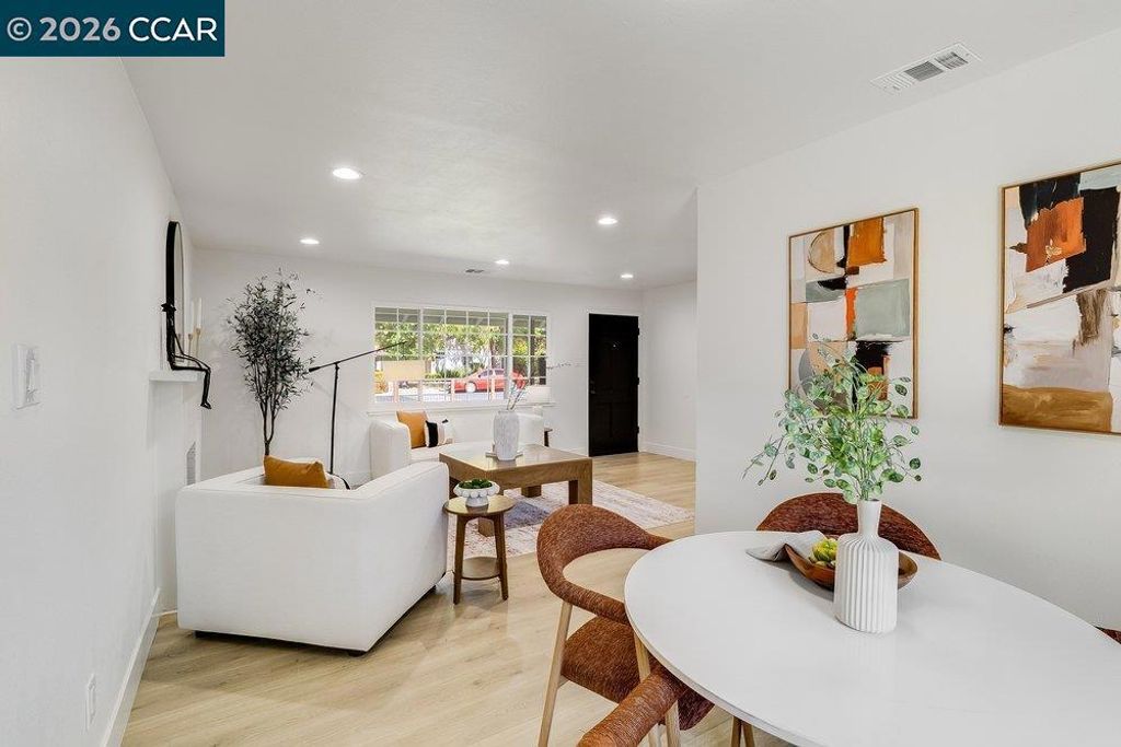 Image 11 of property listing at 1648 Shirley Dr, Pleasant Hill, CA 94523