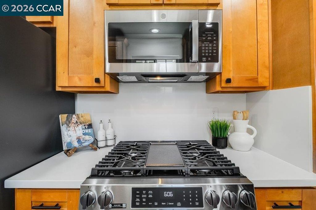 Image 15 of property listing at 1648 Shirley Dr, Pleasant Hill, CA 94523