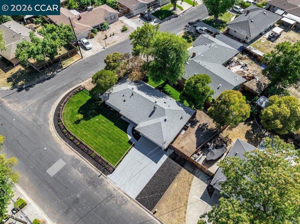 Image 2 of property listing at 1648 Shirley Dr, Pleasant Hill, CA 94523