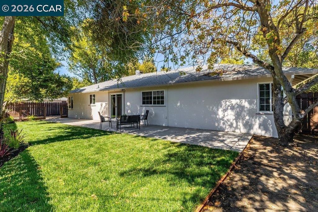 Image 33 of property listing at 1648 Shirley Dr, Pleasant Hill, CA 94523