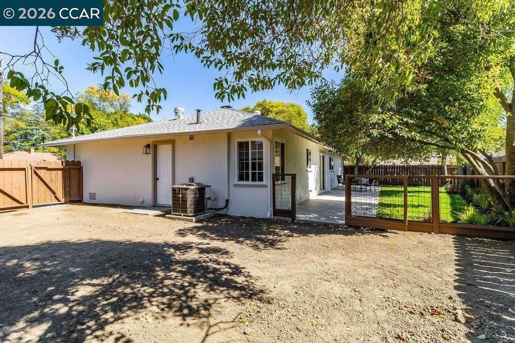Image 35 of property listing at 1648 Shirley Dr, Pleasant Hill, CA 94523