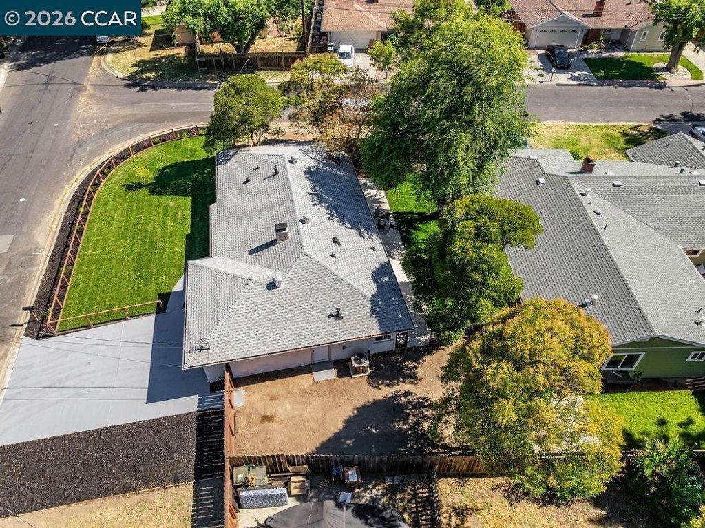 Image 38 of property listing at 1648 Shirley Dr, Pleasant Hill, CA 94523