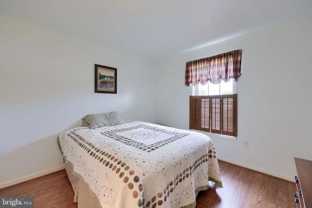 180 HOLLOW, Reinholds, PA 17569