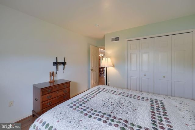 180 HOLLOW, Reinholds, PA 17569