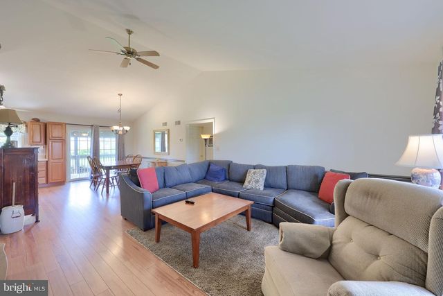 180 HOLLOW, Reinholds, PA 17569