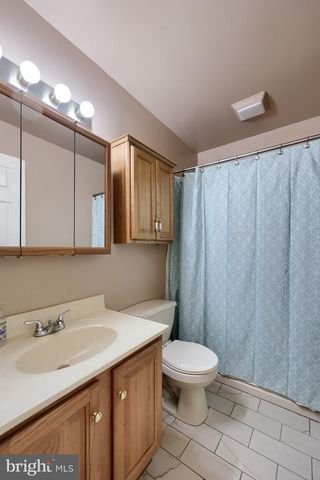 180 HOLLOW, Reinholds, PA 17569