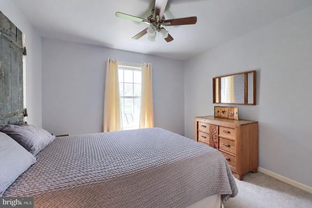 180 HOLLOW, Reinholds, PA 17569