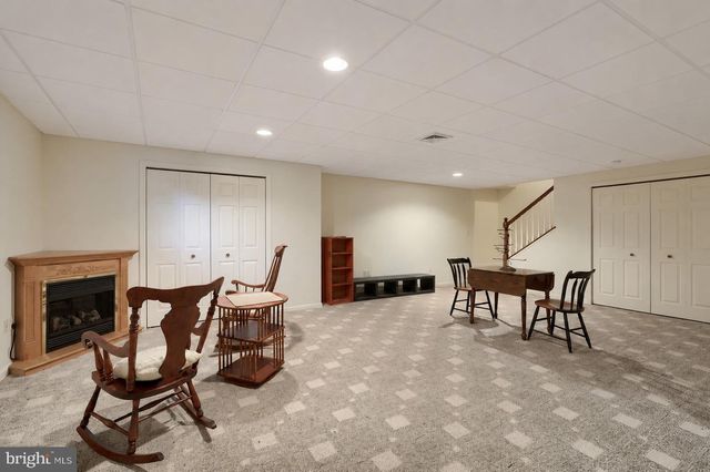 180 HOLLOW, Reinholds, PA 17569