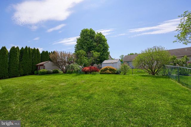 180 HOLLOW, Reinholds, PA 17569