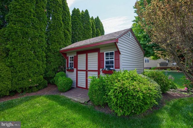 180 HOLLOW, Reinholds, PA 17569