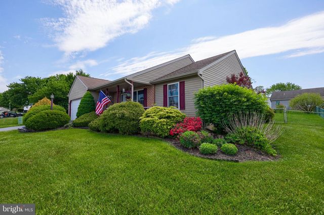 180 HOLLOW, Reinholds, PA 17569
