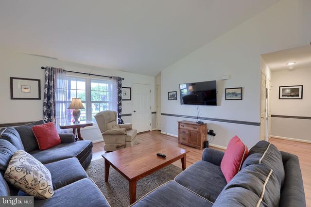 180 HOLLOW, Reinholds, PA 17569