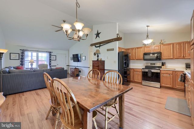 180 HOLLOW, Reinholds, PA 17569