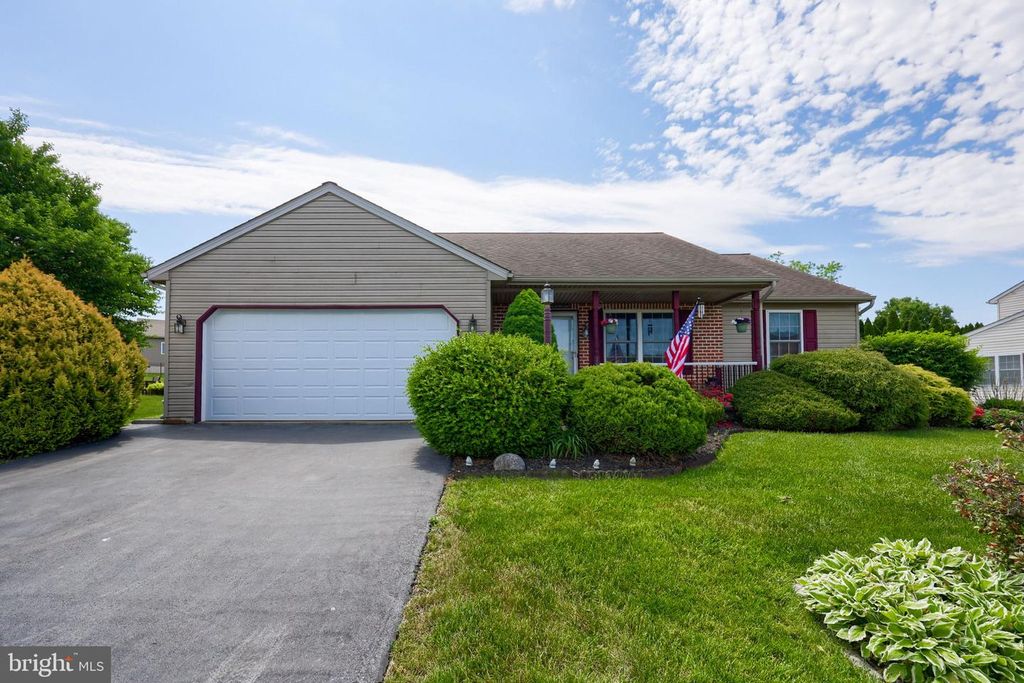 180 HOLLOW, Reinholds, PA 17569