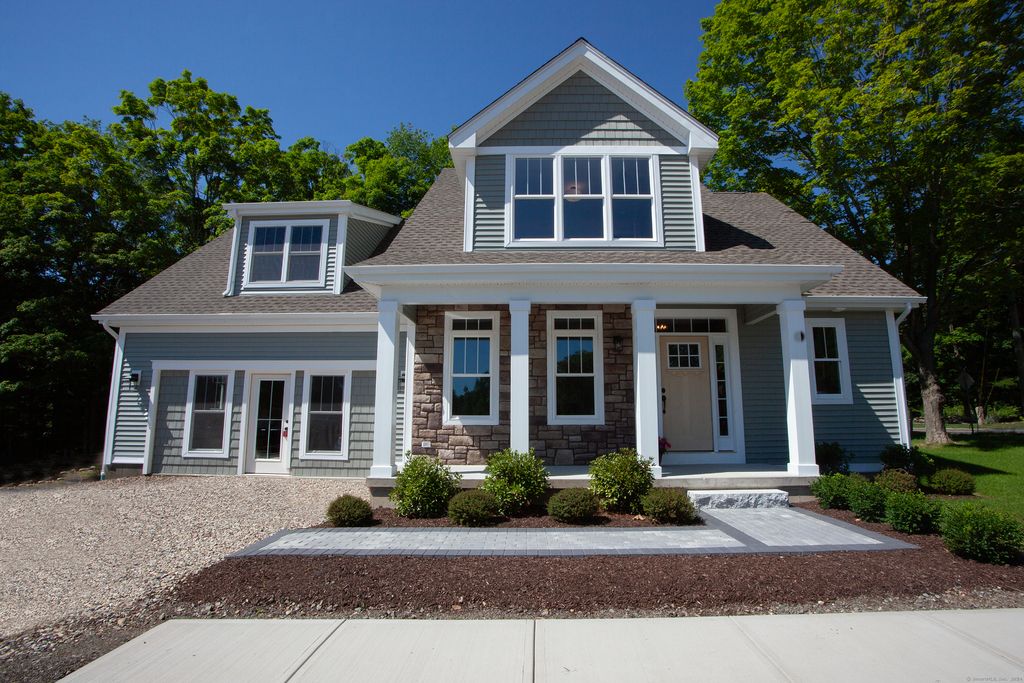 49 Applegate Lane 49, Canton, CT 06019
