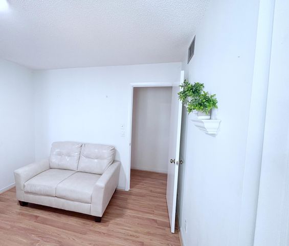 1014 Green Pine Boulevard B2, West Palm Beach, FL 33409