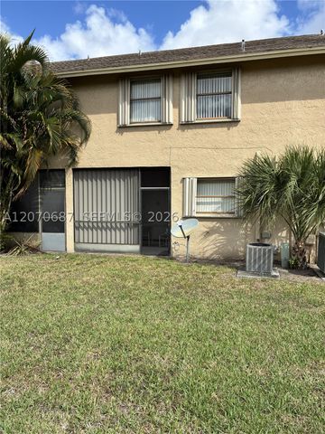 5820 Northpointe Ln, Boynton Beach, FL 33437