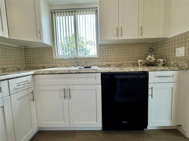 2000 WORLD PARKWAY BOULEVARD 12, Clearwater, FL 33763