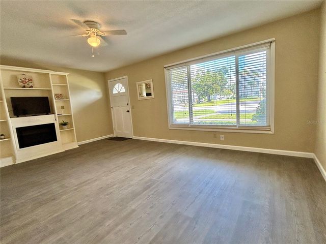 2000 WORLD PARKWAY BOULEVARD 12, Clearwater, FL 33763
